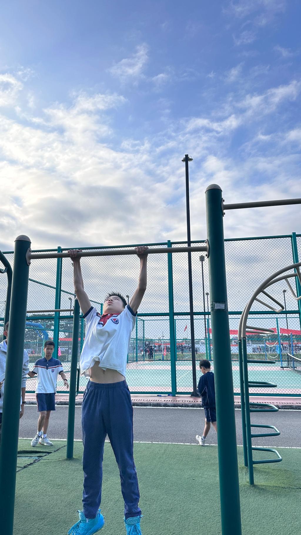 精湛技艺展现无限风采，赛场上点燃热情